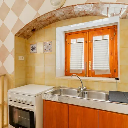 לינה וארוחת בוקר Marchese By Salum