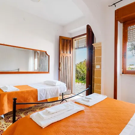 Marchese By Salum 3* מרינה די מנקוורסה