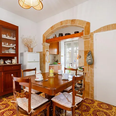 Marchese By Vivimy مارينا دي مانكافيسا