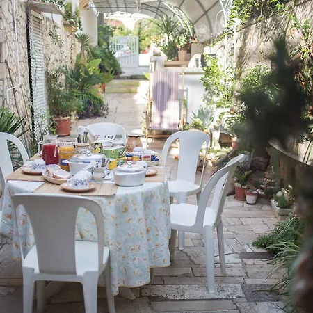 Marchese By Salum Bed & Breakfast 3*